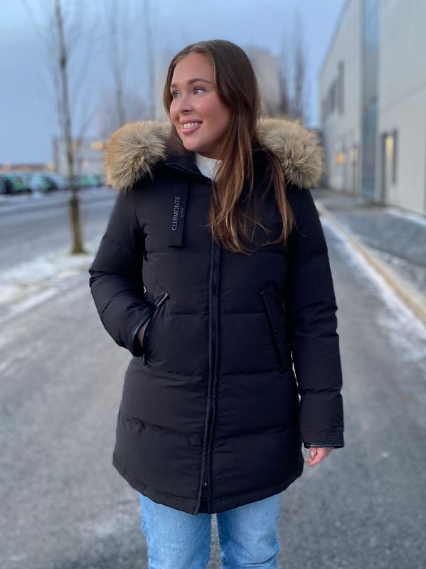 Clermonte Cion Dunjakke i Black M/Naturfarget Fake Fur På Hetten 