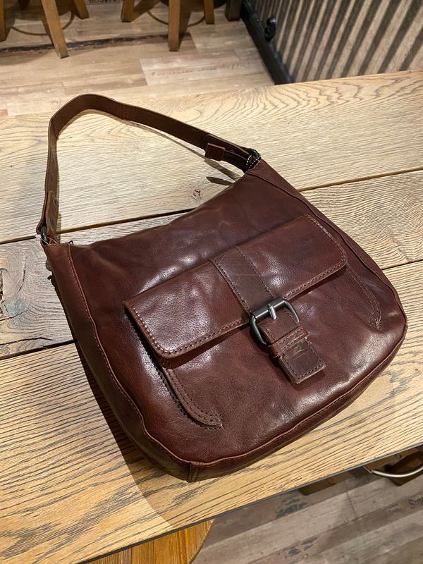 Spikes & Sparrow Hobobag i Dark Brown