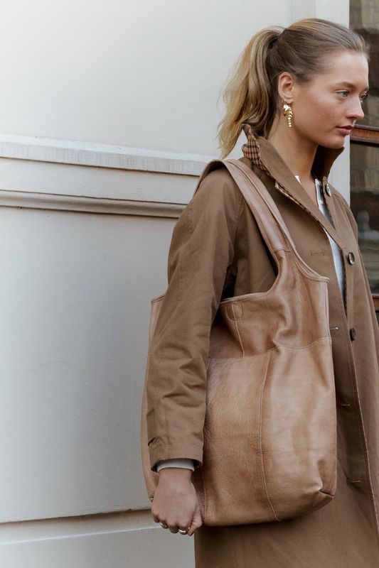 RE:Designed By Dixie Lyra Urban Totebag i Taupe