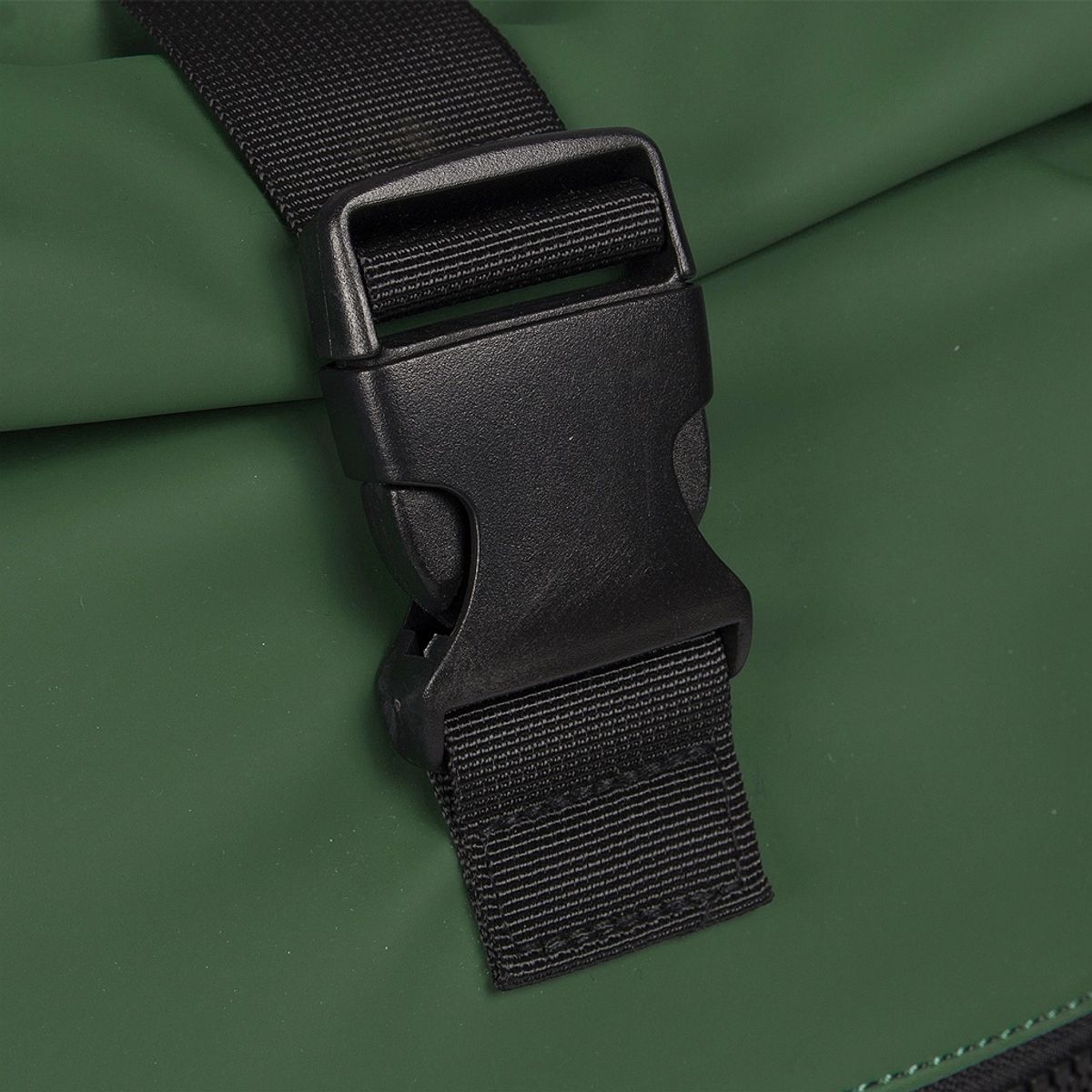 New Rebels Mart  New York Rolltop Backpack 21L Dark Green