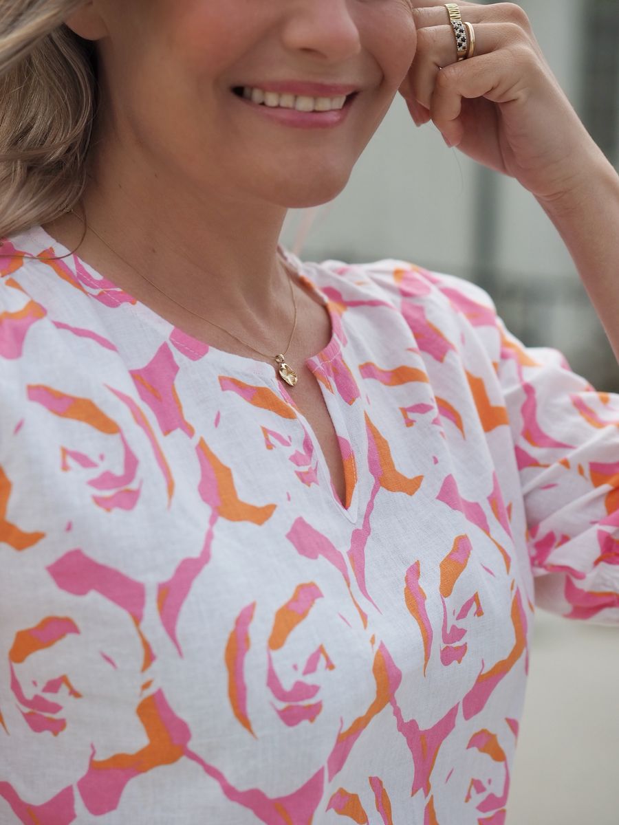 Makeløs Mandal Bluse M/Kort Arm Og V-Hals i Sorbet/White