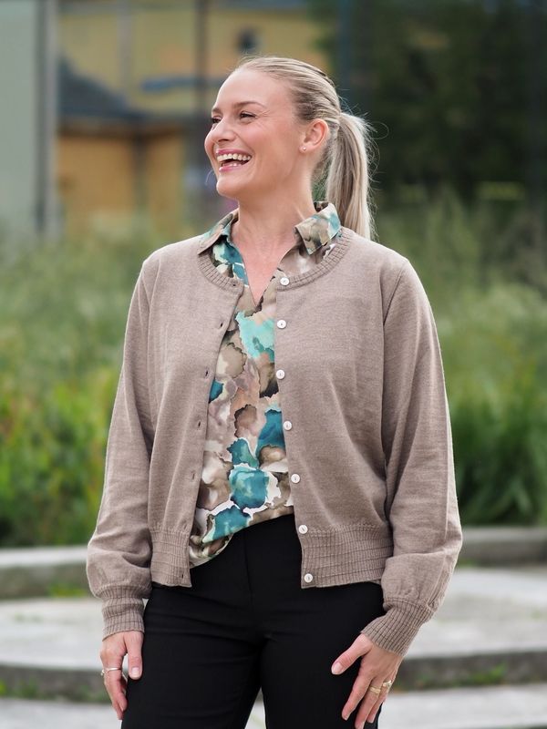 Makeløs Selje Cardigan i Beige