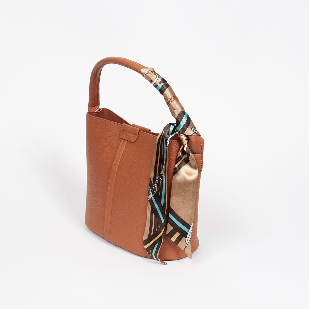 Rosenvingen Ibelin Small Bucketbag M/Skjerf i Cognac