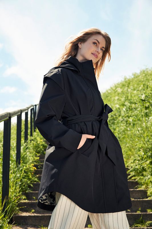 Normann Coat Regnjakke 3/4 Lengde i Black