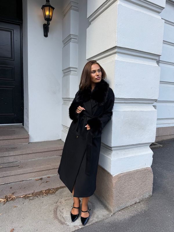 Clermonte Millie Ullkåpe i Black
